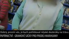 Video poízené skrytou kamerou v hobby marketech. 