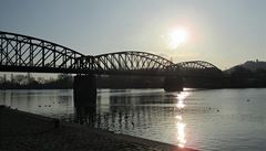 Železniční most pod Vyšehradem | na serveru Lidovky.cz | aktuální zprávy