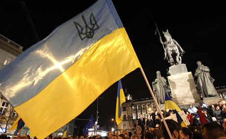 Lidé na demonstraci v Praze kritizovali ukrajinského prezidenta Janukovye