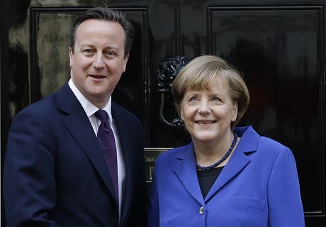 Nmecká kancléka Angela Merkelová je na oficiální návtv Británie. Na snímku s britským premiérem Davidem Cameronem.