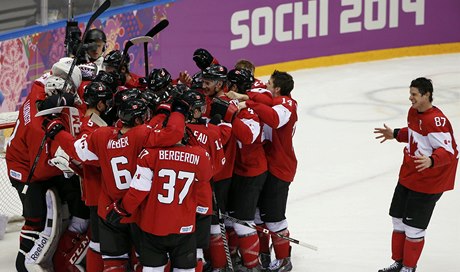 Kanaďané slaví vítězství v olympijském finále