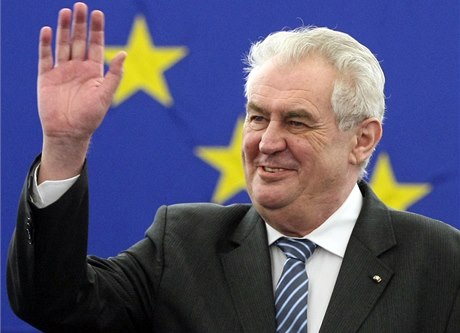Miloš Zeman se rozhodl v evropských volbách podpořit sociální demokracii v čele s Janem Kellerem. 