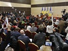 Novinái pokládají Viktoru Janukovyovi otázky.