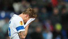 Liberecký obránce Radoslav Ková� na konci zápasu.