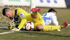 Branká Kozáik si mí kolenem srazil za brankovou áru.