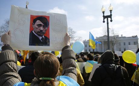 Proti ruské okupaci Krymu se protestovalo i ped Bílým domem ve Washingtonu