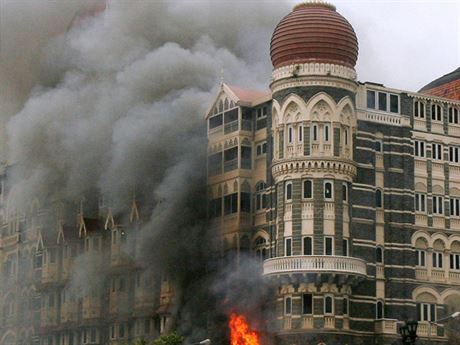 Hotel Taj Mahal v Mumbaji se stal obtí teroristického útoku roku 2008.