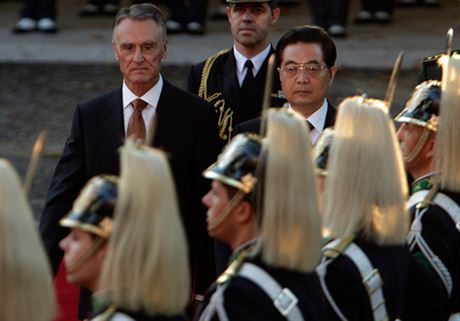 Čínský prezident Chu Ťin-tchao při návštěvě Lisabonu začátkem listopadu potěšil nejen portugalského prezidenta Aníbala Cavaca Silvu.
