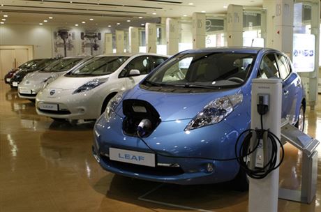 Elektromobil Leaf je společným projektem aliance Ranault–Nissan. Od prosince se prodává na japonském a americkém trhu.