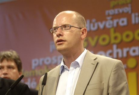 Bohuslav Sobotka zvítězil až ve druhém kole volby.