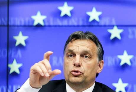 Alespo dibíek uznání bychom si zaslouili, míní maarský premiér Viktor Orbán. Z Bruselu vak vítr nevane".