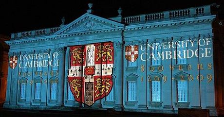University of Cambridge je druhou nejstarí univerzitou na britských ostrovech a synonymem kvality vzdlávacího systému. Naboí jej píliné spoléhání na peníze student ze zámoí?