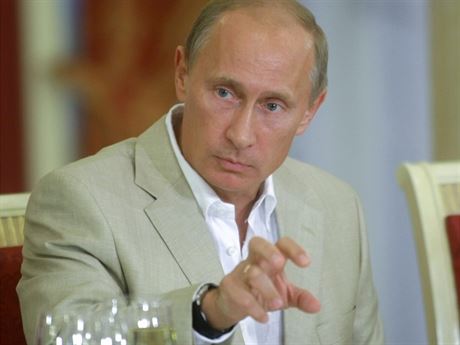 Loni 6. záí, kdy v Soi debatoval s leny Valdajského klubu, Vladimir Putin jet nebyl rozhodnutý o své prezidentské kandidatue. Letos u je tém jisté, e v roce 2012 z nj bude staronový vdce Ruska.