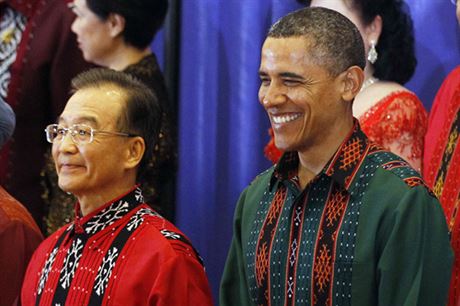 Summit Sdružení národů jihovýchodní Asie (ASEAN) na indonéském Bali se minulý týden snažil vytvořit karanténní opatření proti šíření nákazy z eurozóny. Nečekaně se na něm setkali americký prezident Barack Obama a čínský premiér Wen Ťia-pao.