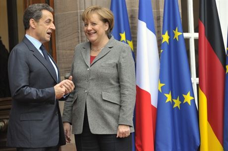 Nmecká kancléka Angela Merkelová a francouzský prezident Nicolas Sarkozy se na rozdíl do nezvolených lídr EU zaínají obávat pítího vývoje eurozóny a Evropské unie.