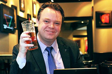 Ka�dá nová technologie pot�ebuje na rozjezd zhruba deset let, �íká Rickard Falkvinge v souvislosti se systémem Bitcoin, který umo�ní posílat peníze p�es internet bez pot�eby banky.