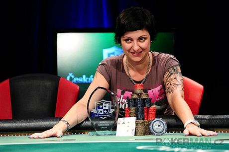 Letos v srpnu Veronika Kokoeva zvítzila v eské pokerové tour. Z finálového turnaje si odnesla výhru 214 tisíc korun.