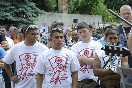V Duchcově na Teplicku se 22. června konalo veřejné shromáždění Čikhatar/Z bahna ven na podporu duchcovských Romů.