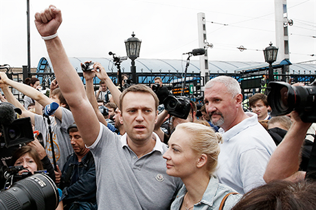 Alexej Navalnyj po propuštění z vězení zamířil do Moskvy za svými příznivci.