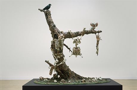 Jake a Dinos Chapmanovi: Sex I (2003). Kolorovaný bronz, 246 x 244 x 125 cm (Olbricht Collection).