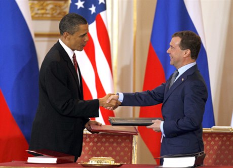 US President Barack Obama and Russian President Dmitry Medvedev signed the New START treaty in Prague