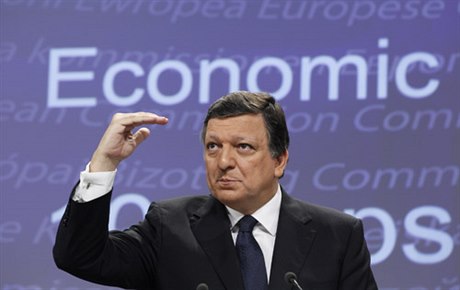 Pedseda Evropské komise José Manuel Barroso opt volá po silnjí hospodáské správ a koordinaci mnových i fiskálních politik.