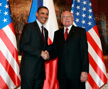 Dva prezidenti a odliné ekonomické zájmy. Ani bhem vrcholných setkání Baracka Obamy a Václava Klause se nenala shoda na úprav investiní dohody. Zmní nco temelínský tendr?