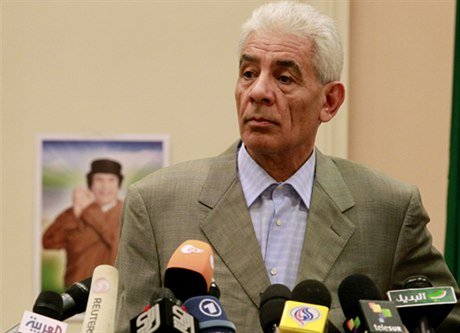 Musa Kúsá, libyjský ministr zahraniních vcí, na pátení tiskové konferenci v Tripolisu, bhem ní vyhlásil pímí.