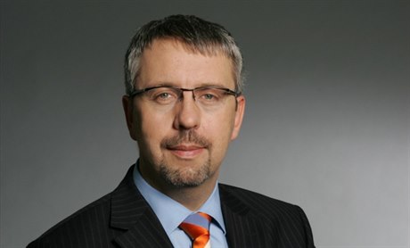 Vladimír Schmalz bude následovat svého nkdejího éfa Martina Romana a opustí vedení elektrárenské spolenosti EZ.