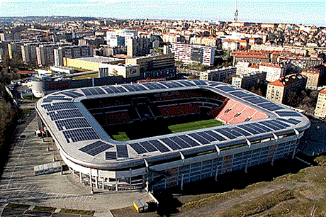 Součástí multifunkčního komplexu v Edenu je nejmodernější fotbalový stadion v České republice pro 21 tisíc sedících diváků na krytých tribunách.