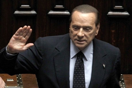 Silvio Berlusconi v římském parlamentu v sobotu 12. listopadu, tedy v den, kdy rezignoval na premiérský post.