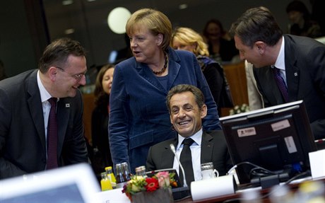 Czech PM Petr Neas (left) with Angela Merkel and Nicolas Sarkozy (seated)