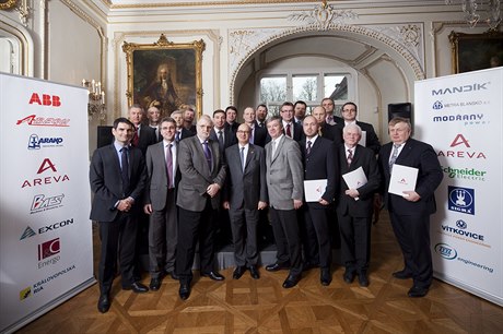 Areva managers and bosses of Czech suppliers at the signing of the memoranda of understanding
