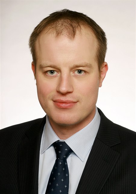 Ondřej Knebl je členem rozkladové komise rady Českého telekomunikačního úřadu.