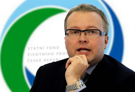 Ministr životního prostředí Tomáš Chalupa dosud nedostál slibu z loňského dubna, že na post šéfa SFŽP se uskuteční do tří měsíců výběrové řízení.