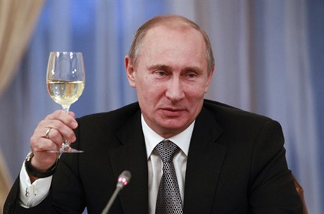 Vladimir Putin moná 25. íjna pipíjel na slávu Ruska a zejména jeho hospodáství, které nutn potebuje zásadní zmny, jak mu potvrdili experti z Valdajského klubu.