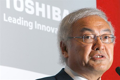 Šéf Toshiby Norio Sasaki nyní potvrdil, že jeho korporace aktuálně jedná o prodeji 16 procent firmy Westinghouse a má tři zájemce.