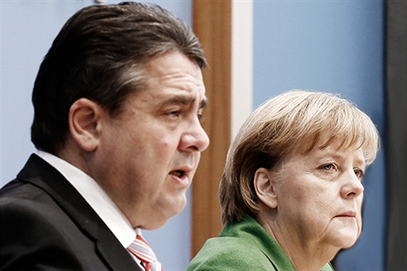 Koaliční partneři Sigmar Gabriel (SPD) a Angela Merkelová (CDU) se dohodli. Co na to v referendu odpoví řadoví sociální demokraté?