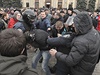 Víkendové stety mezi proruskými demonstranty a stoupenci Kyjeva ve východoukrajinském Charkov.