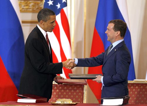 US President Barack Obama and Russian President Dmitry Medvedev signed the New START treaty in Prague