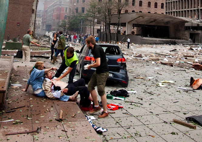 V pátek 22. července vybuchla ve vládní čtvrti v norském Oslu bomba, která zabila osm lidí.