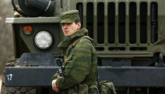 Rusové na Krymu napadli ukrajinské velitelství, kamionem vyrazili vrata