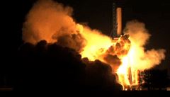 Soukromá raketa Falcon 9 firmy SpaceX dobyla vesmír. Následovníci se ženou na start.