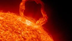 Slunce, zachycené sondou SDO z letošního února, má žhnoucí potenciál být gigantickým zdrojem energie pro celé lidstvo. A to nejen během pozemského dne.