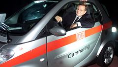Německá dráha (DB) provozuje car sharing ve velkých městech jako Berlín, Cáchy či Frankfurt. Používá k tomu výhradně elektromobily, chlubí se šéf firmy Hartmut Mehdorn.
