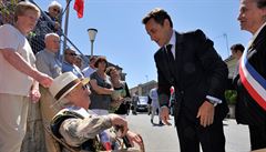 Francouzský prezident Nicolas Sarkozy se ve volební kampani v roce 2007 zaměřil především na starší voliče a podbízel se jejich snům, přáním, či potlačeným přáním. A v podstatě to fungovalo. V generaci voličů nad 60 let dosáhl výsledku nad 60 procent.