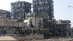 Exploze munice vyřadila 11. července na Kypru z provozu největší elektrárnu v zemi. Nad psacími stoly v Nikósii se zřejmě přestalo svítit a řecká část ostrova volá eurozónu o finanční pomoc.