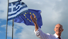 Řecký premiér Jorgos Papandreu prohlásil, že žádné předčasné volby v Řecku nebudou a že nikdo nemůže jeho zemi nutit k návratu k původní nedisciplinované měně drachmě.