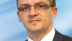 Marek Nezveda je absolventem Ekonomicko-správní fakulty Masarykovy univerzity v Brně.