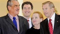 Left to right: Czech Foreign Minister Karel Schwarzenberg, US Ambassador Norman Eisen, Madeleine Albright, Václav Havel